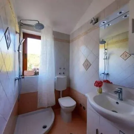 Villa For 8 People, Pool + Sea View Vilanija