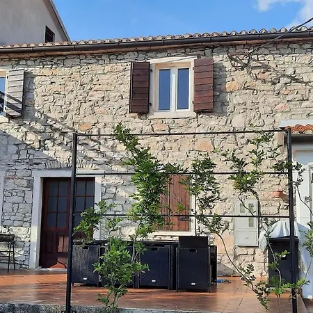 For 8 People, Pool + Sea View * Vilanija
