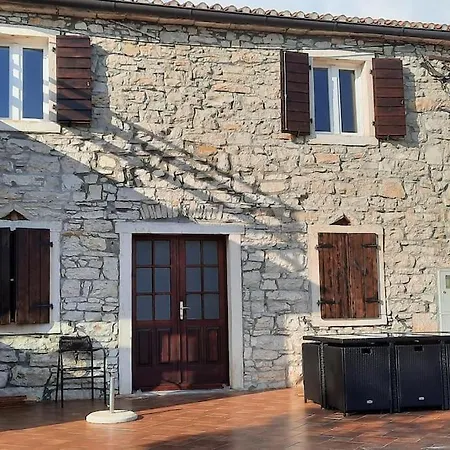 For 8 People, Pool + Sea View *