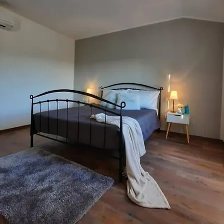 For 8 People, Pool + Sea View Vila Vilanija