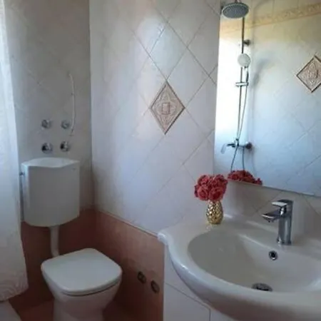 For 8 People, Pool + Sea View Villa
